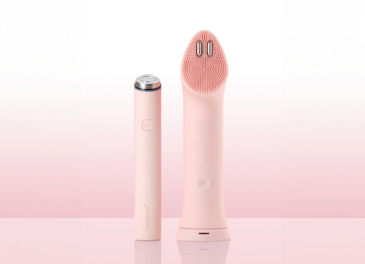 apr-2-in-1-cleanser-fuses-tech-skincare-in-3-mins